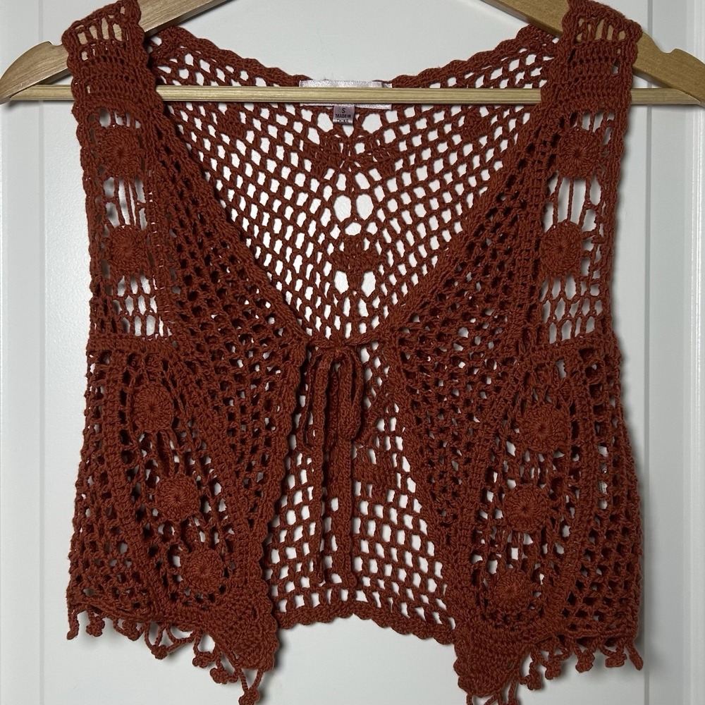 TEMT Rust Crochet Tie Front Fringe Vest 70s Boho Festival Cottagecore Style
